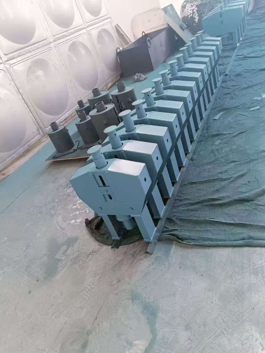 弹簧支吊架